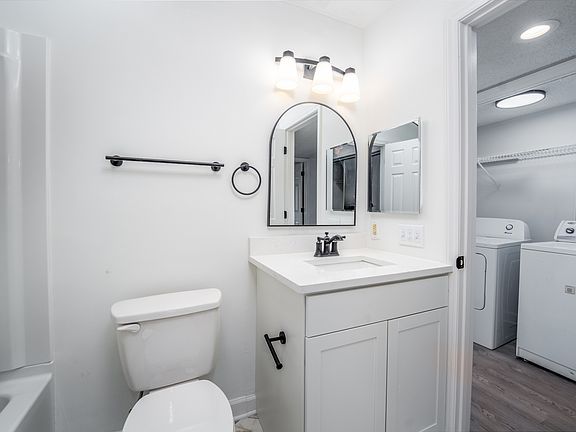 4th image of 1109 W McGee St #1111E