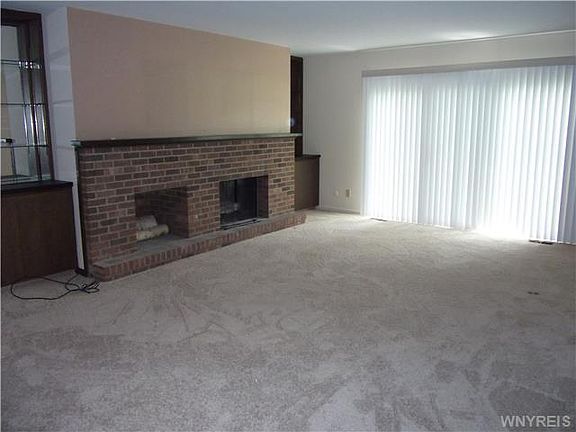 3rd image of 155 Old Meadow Dr
