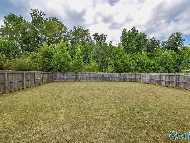 15395 Mill Valley Dr — Photo 27