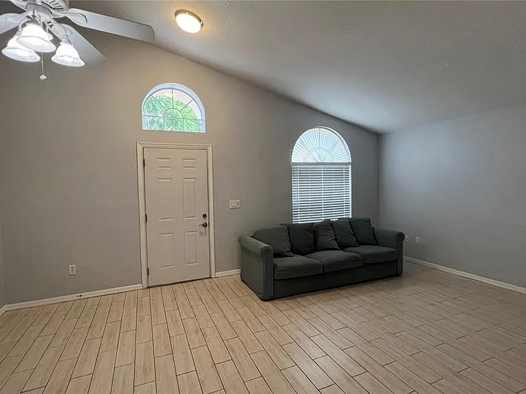 9405 Hidden Water Cir — Photo 31