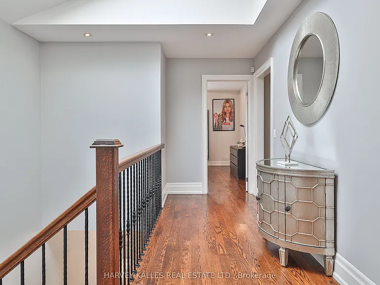 44 Churchill Ave — Photo 27
