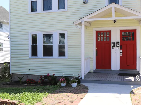 86 Laurel St #1, Lynn, MA 01905