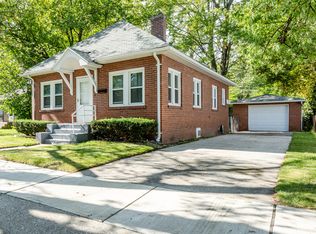 1142 Bishop Ave, Benton Harbor, MI 49022