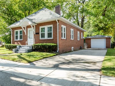 1142 Bishop Ave, Benton Harbor, MI, 49022