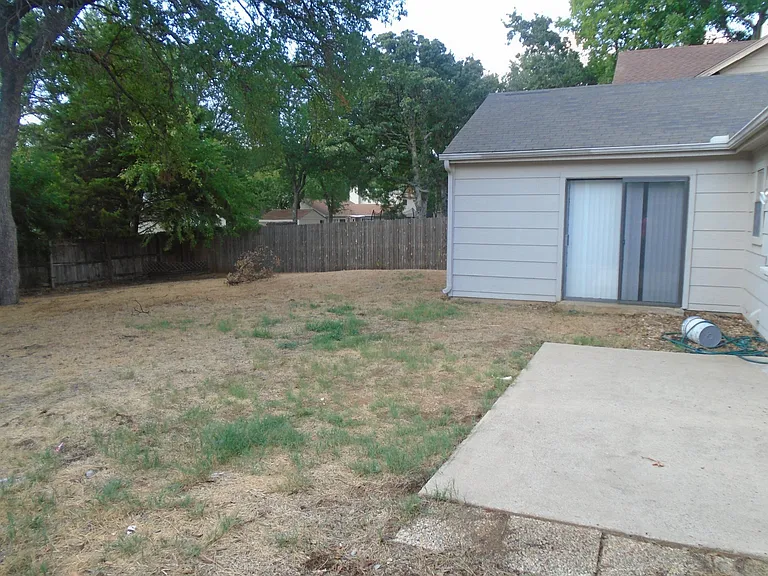 2207 McDowell Dr — Photo 15