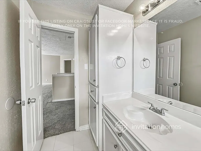 2721 Leroy St — Photo 17