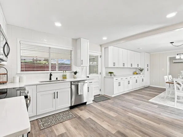 225 Bayou Woods Dr, Fort Walton Beach, FL 32548