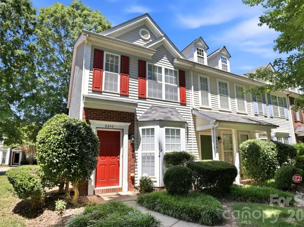 8842 Gerren Ct, Charlotte, NC 28217