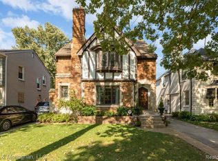 274 Moran Rd, Grosse Pointe Farms, MI 48236