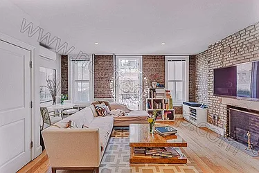 Rented by Nolita Group