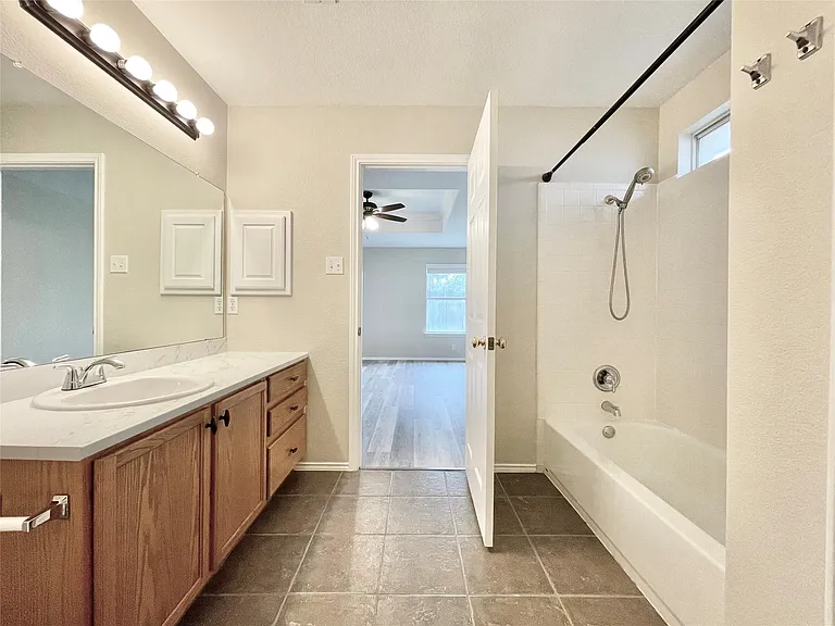 1909 Horizon Park Blvd — Photo 26