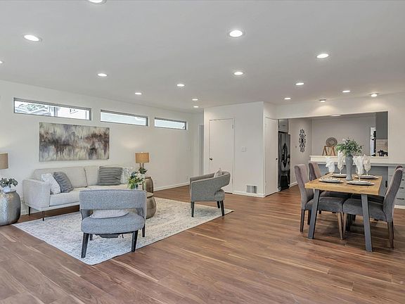 3rd image of 247 Cuesta Dr