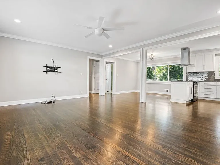 2604 Sunny Ln SE — Photo 7