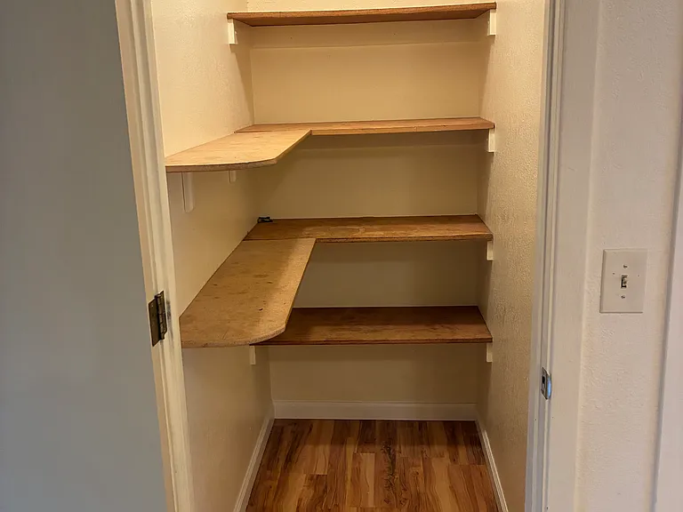 2104 Roosevelt Dr #7 — Photo 5