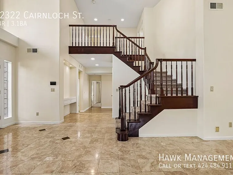 22322 Cairnloch St — Photo 6