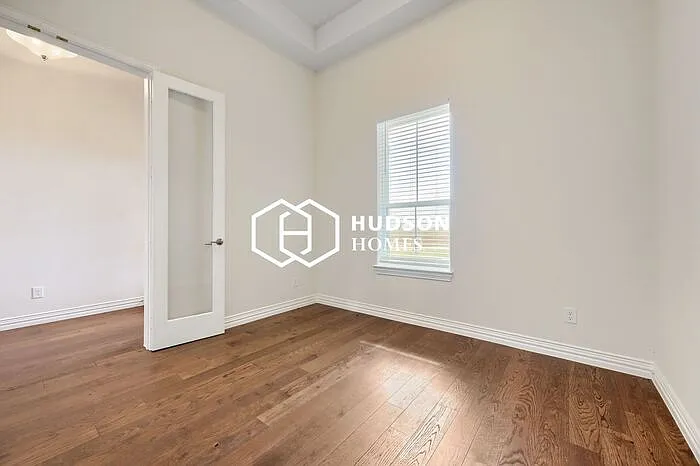 4 bed, 3.5 bath, 2983 sqft, $2,945 — Photo 3