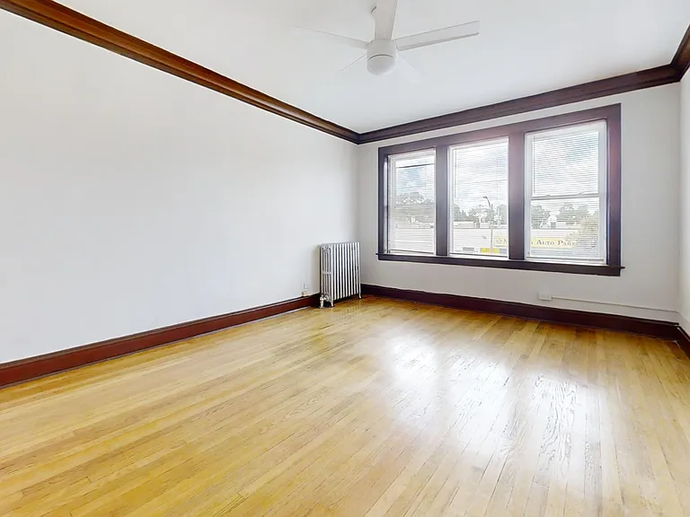 4205-11 W. Fullerton — Photo 20
