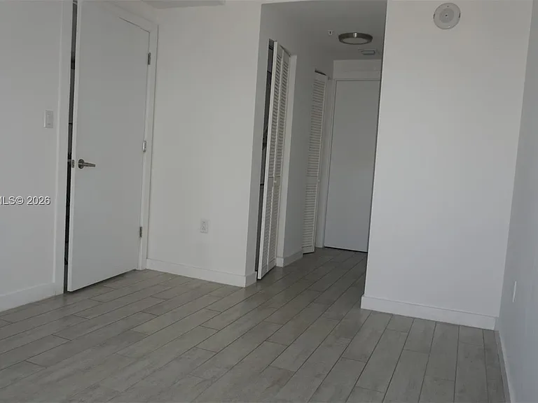 321 NE 26th St #705 — Photo 20