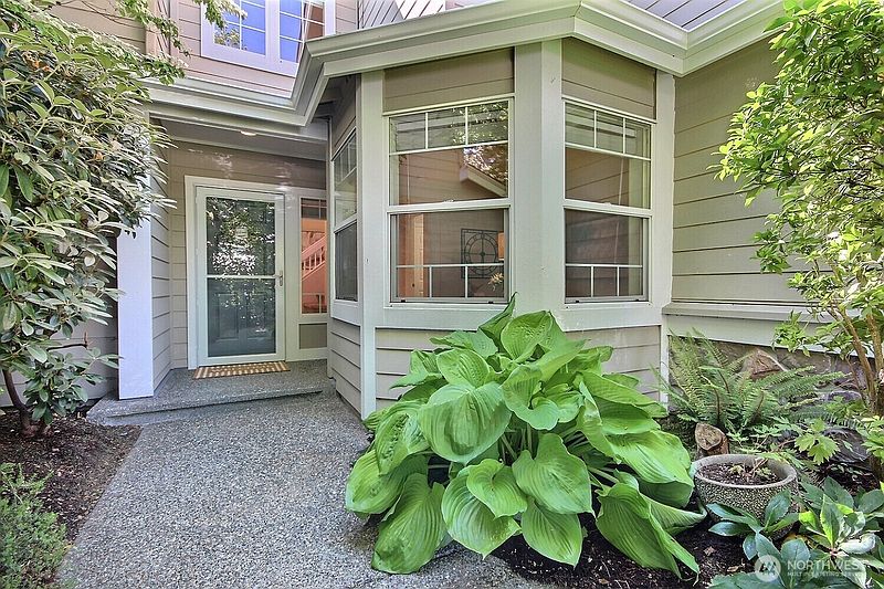 3rd image of 575 Elma Avenue NE