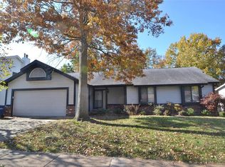 25 Majestic Ct, Fenton, MO