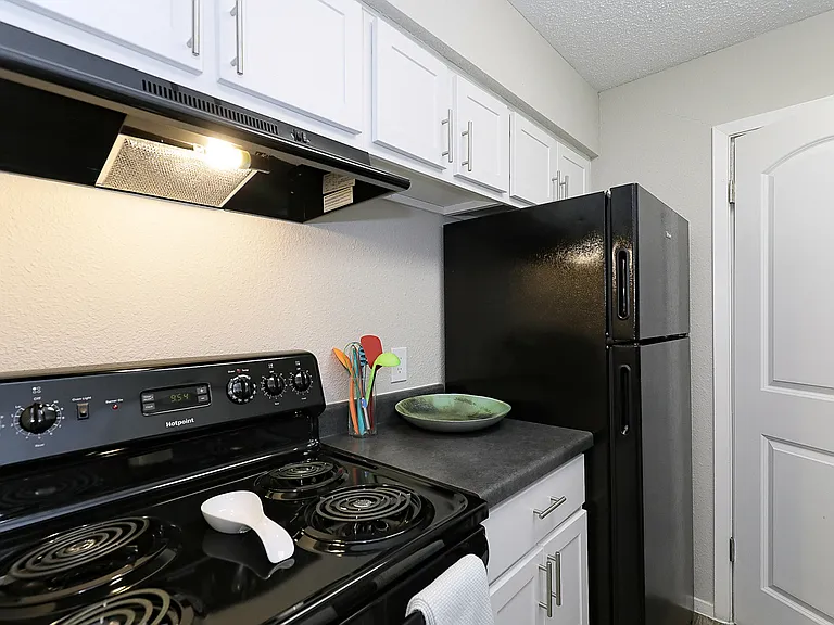 City Crest Apartments — Photo 93