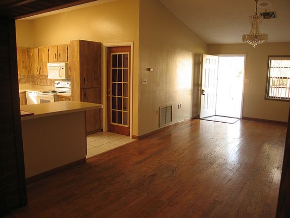 4th image of 1226 Mandarin Dr