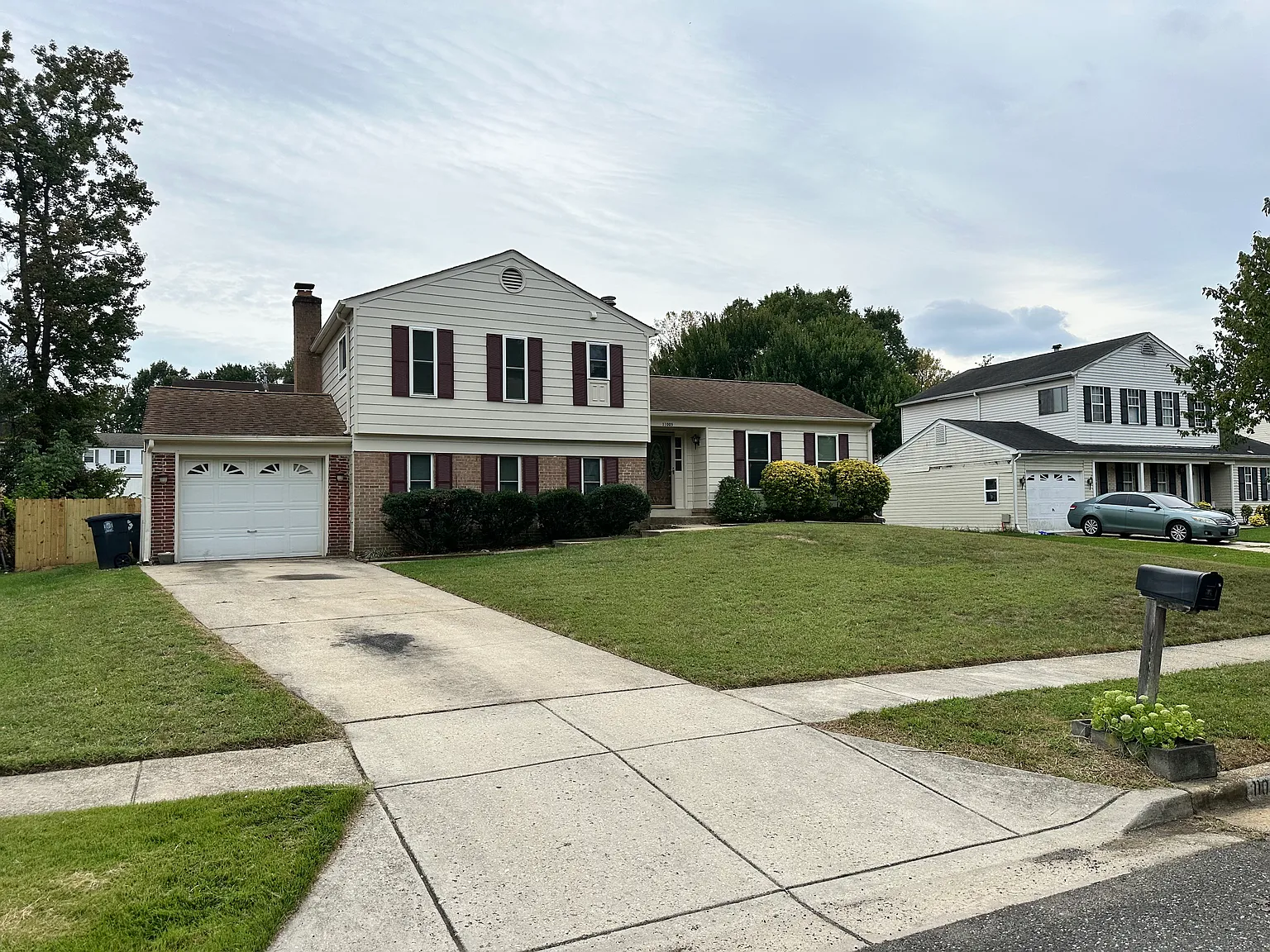 5 bed, 1676 sqft, $3,500 — Photo 2