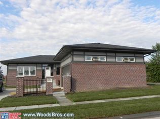 335 Bushclover Rd, Lincoln, NE 68521