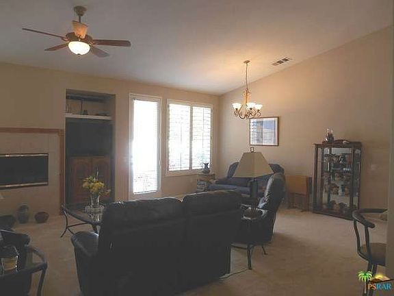 4th image of 64940 Oakmount Blvd