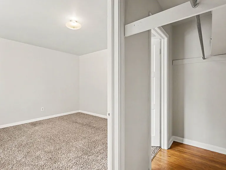 912 E Lasalle St — Photo 12