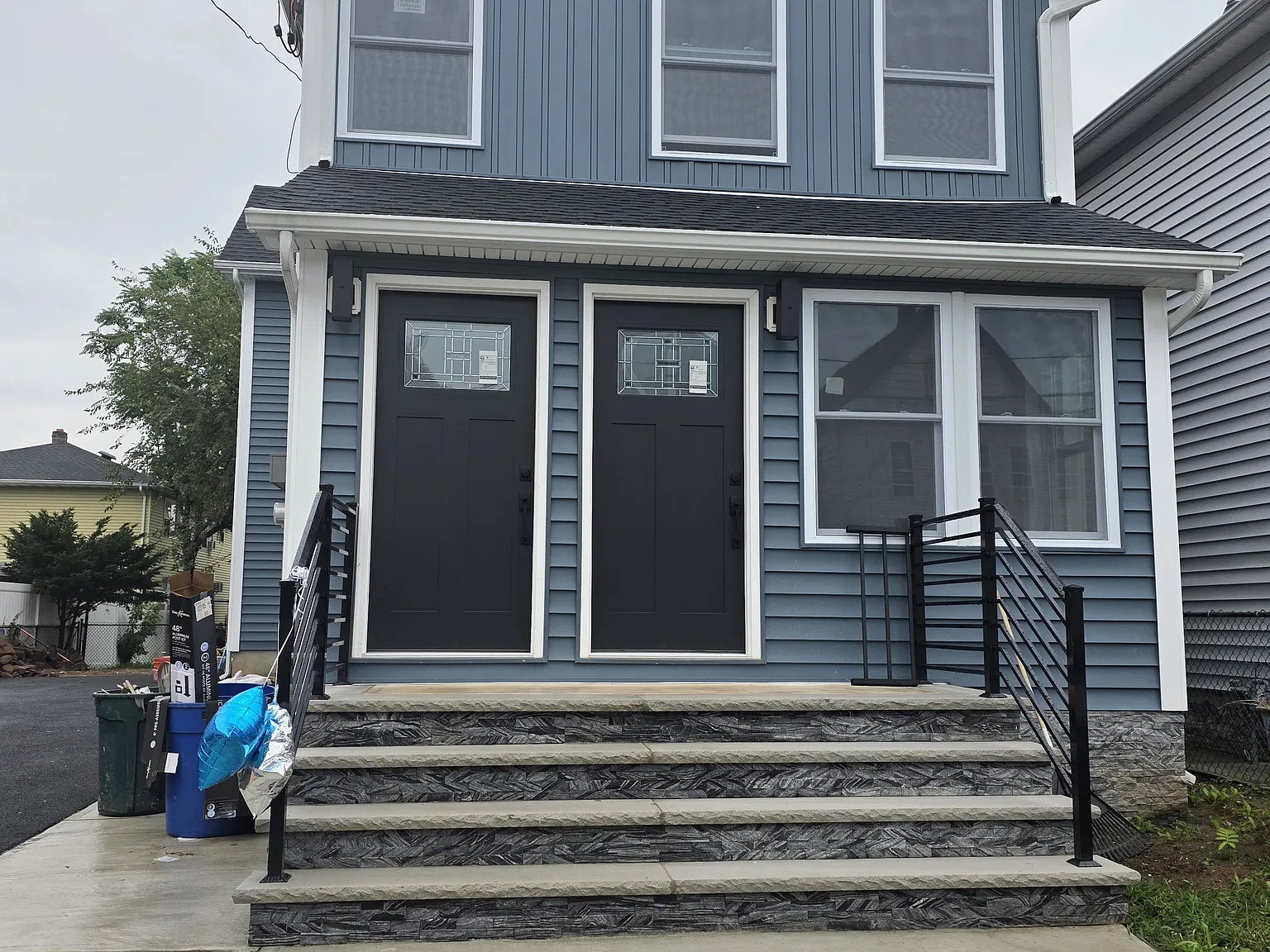 427 Howe Ave — Photo 1