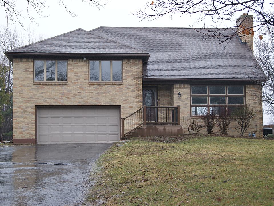 1st image of 4 Minden Dr