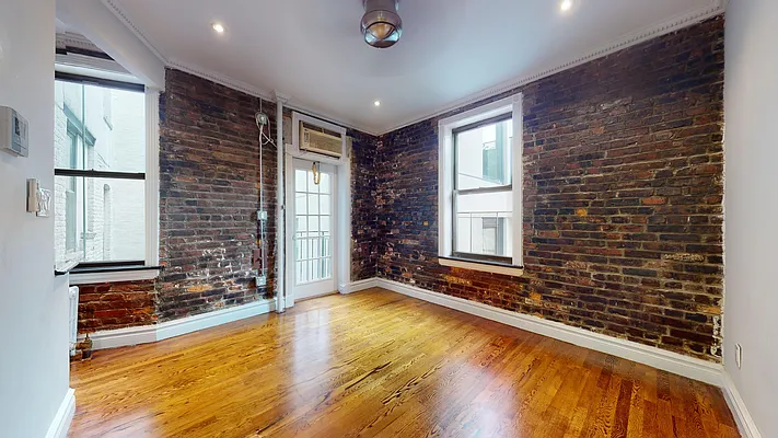 Rented by Bond New York | media 8