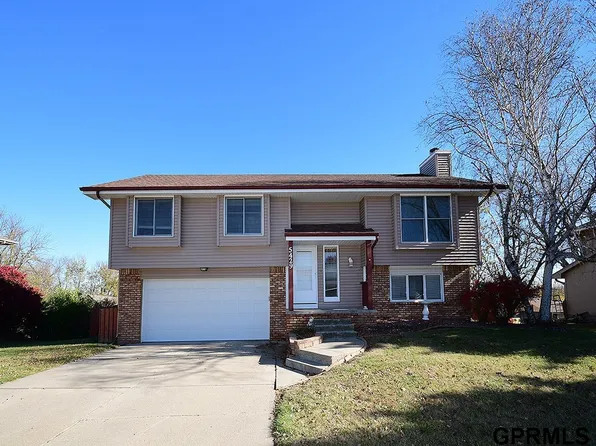 5429 N 129th St, Omaha, NE 68164