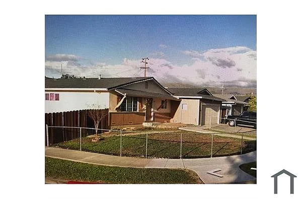 3131 Mount Rainier Dr photo 1
