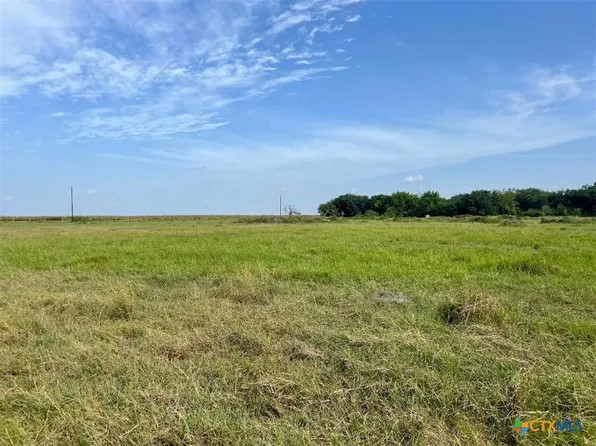 1 County Road 220, Ganado, TX 77962