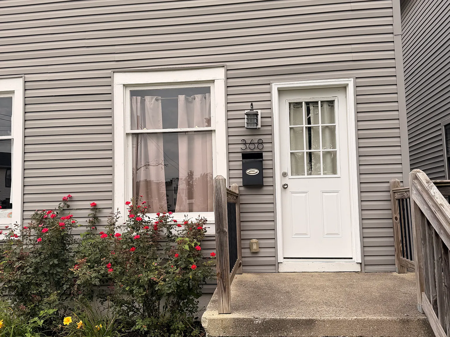 3 bed, 1040 sqft, $1,650 — Photo 2