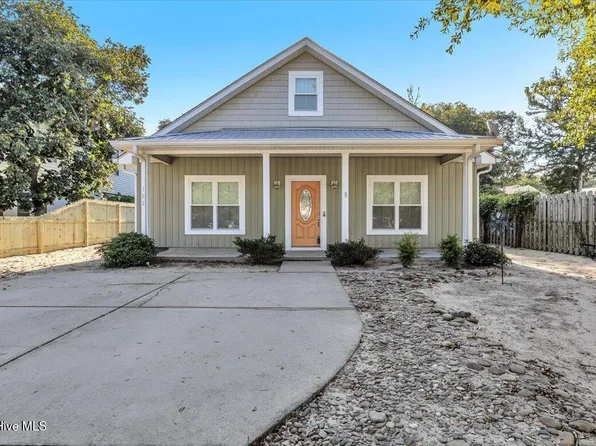 102 NW 4th Street, Oak Island, NC 28465