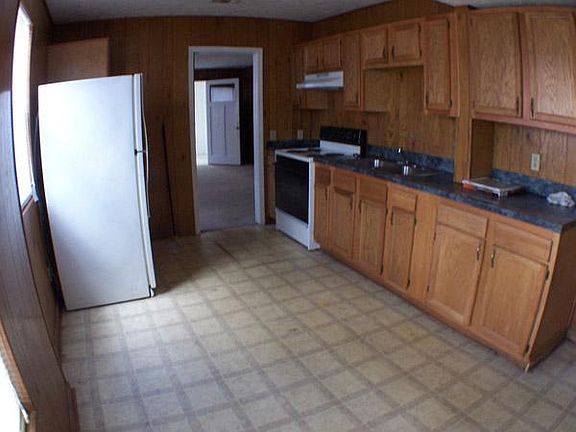 2nd image of 3830 Penton St