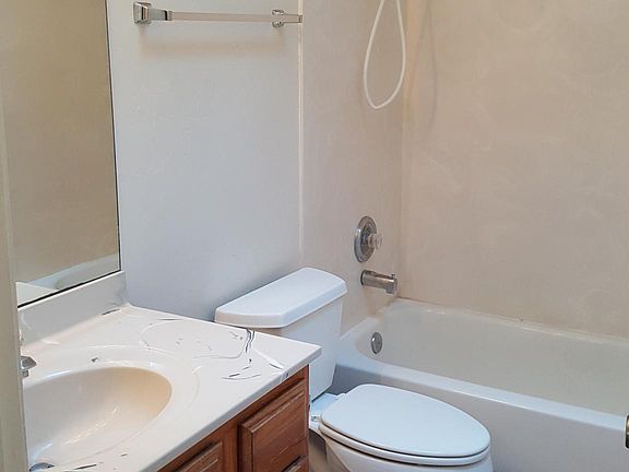 3rd image of 356 E 20th St Unit 1