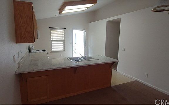 5th image of 697 San Joaquin Ct