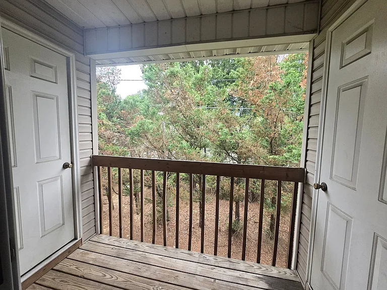 110 Westbrook Ct — Photo 15