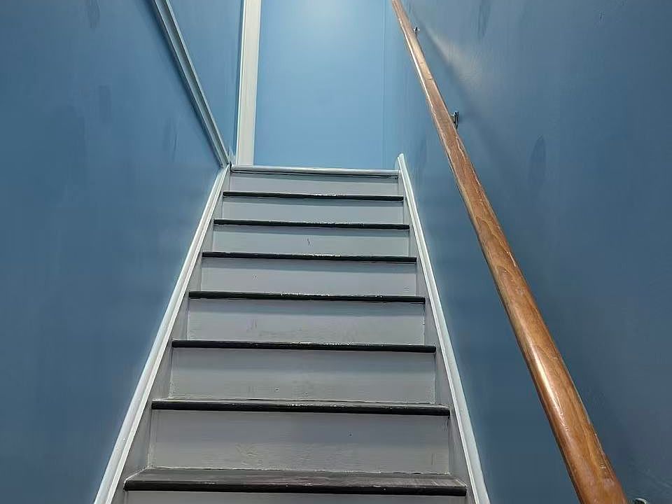 2nd image of 29 Villa Ave