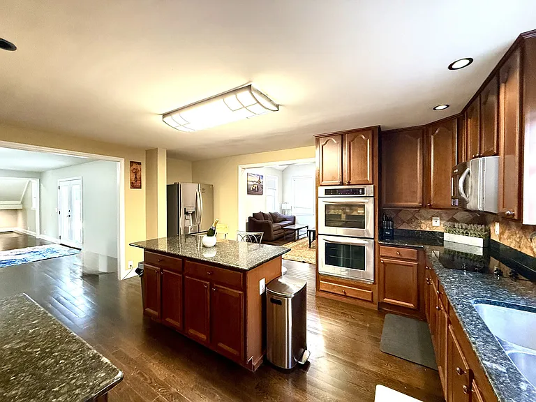 410 Lancaster Ave — Photo 15