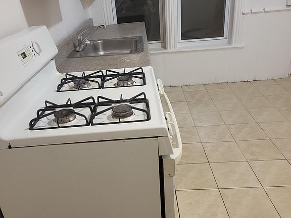5th image of 356 1st St APT 3