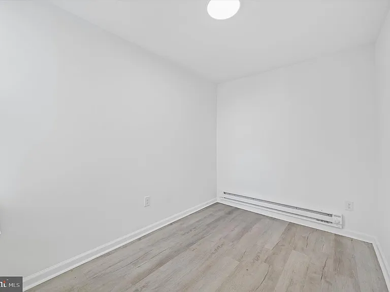 248 N Alden St — Photo 11