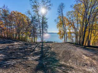 22-24 Hedge Row, Crown Pt, NY 12928