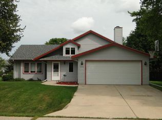 816 Uhen Ct, Burlington, WI 53105