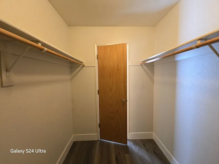 Cedarwood Apartments — Photo 8