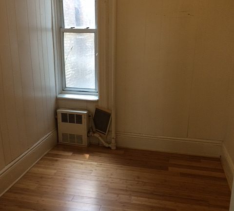 5th image of 91 Baxter St #3REAR